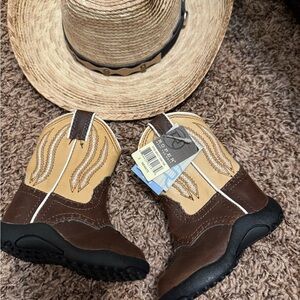 ❌SOLD❌ Roper Brown and Tan Western Boots with Straw Cowboy Hat